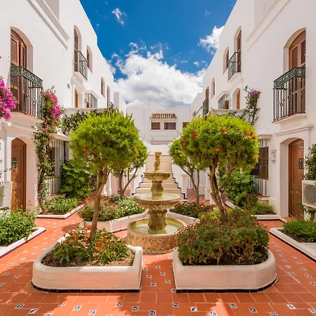 Macdonald Villacana Apartment Estepona