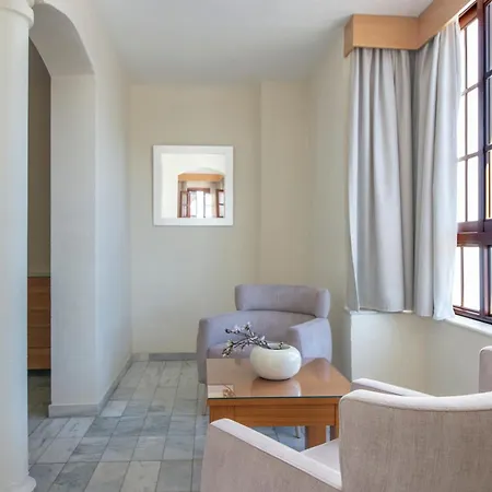 Macdonald Villacana Apartment